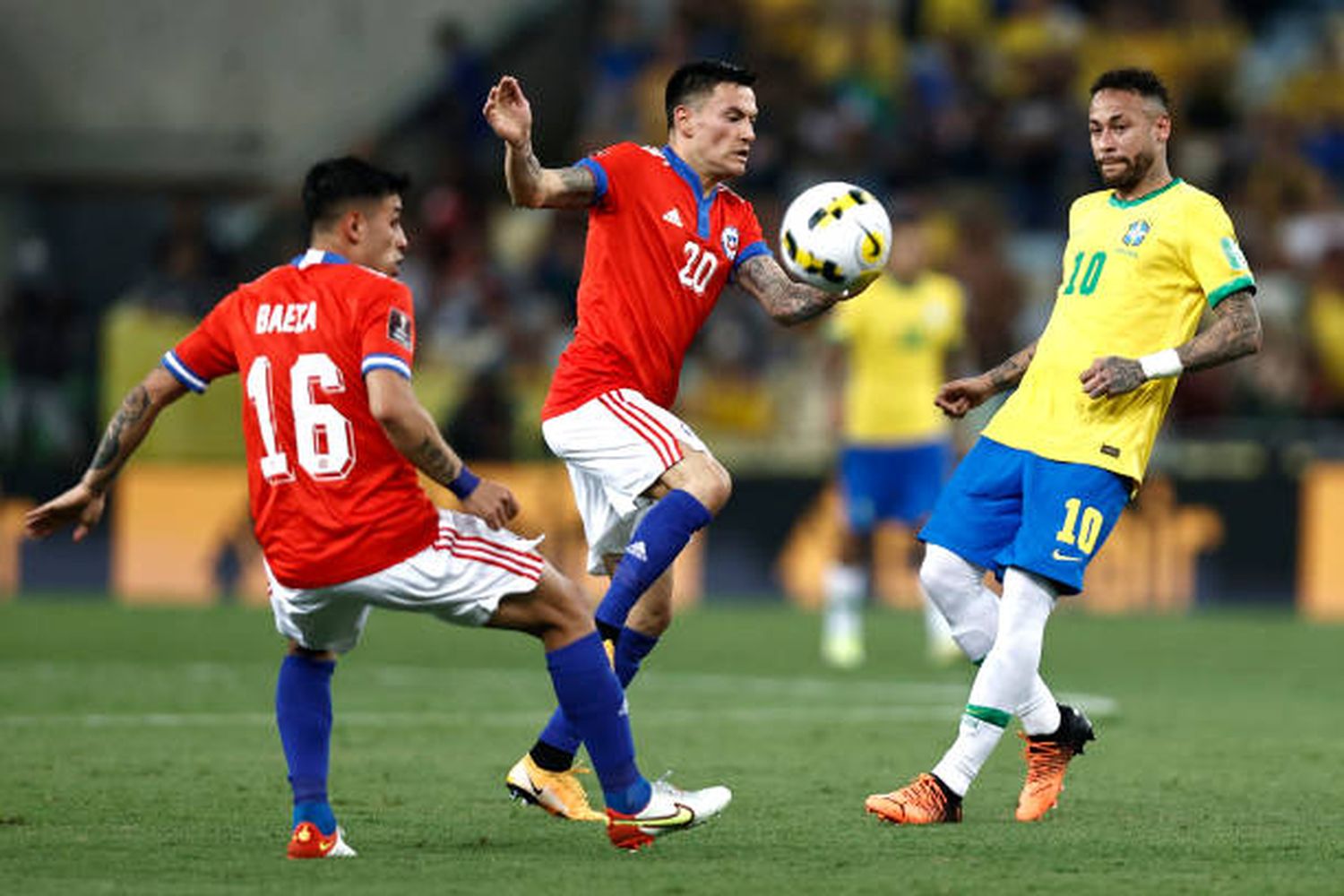 Chile fue goleado y depende de un milagro