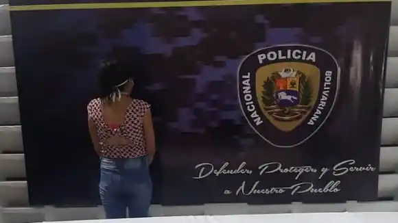 Detenida una mujer cuando intentaba entregar droga y celular a un recluso