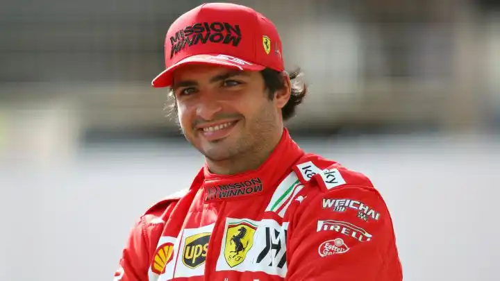 Sainz tendrá continuidad en Ferrari.