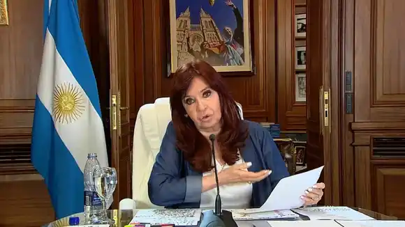 Cristina Kirchner condenada: uso de tobillera electrónica y la condición que le impuso la Justicia para la domiciliaria