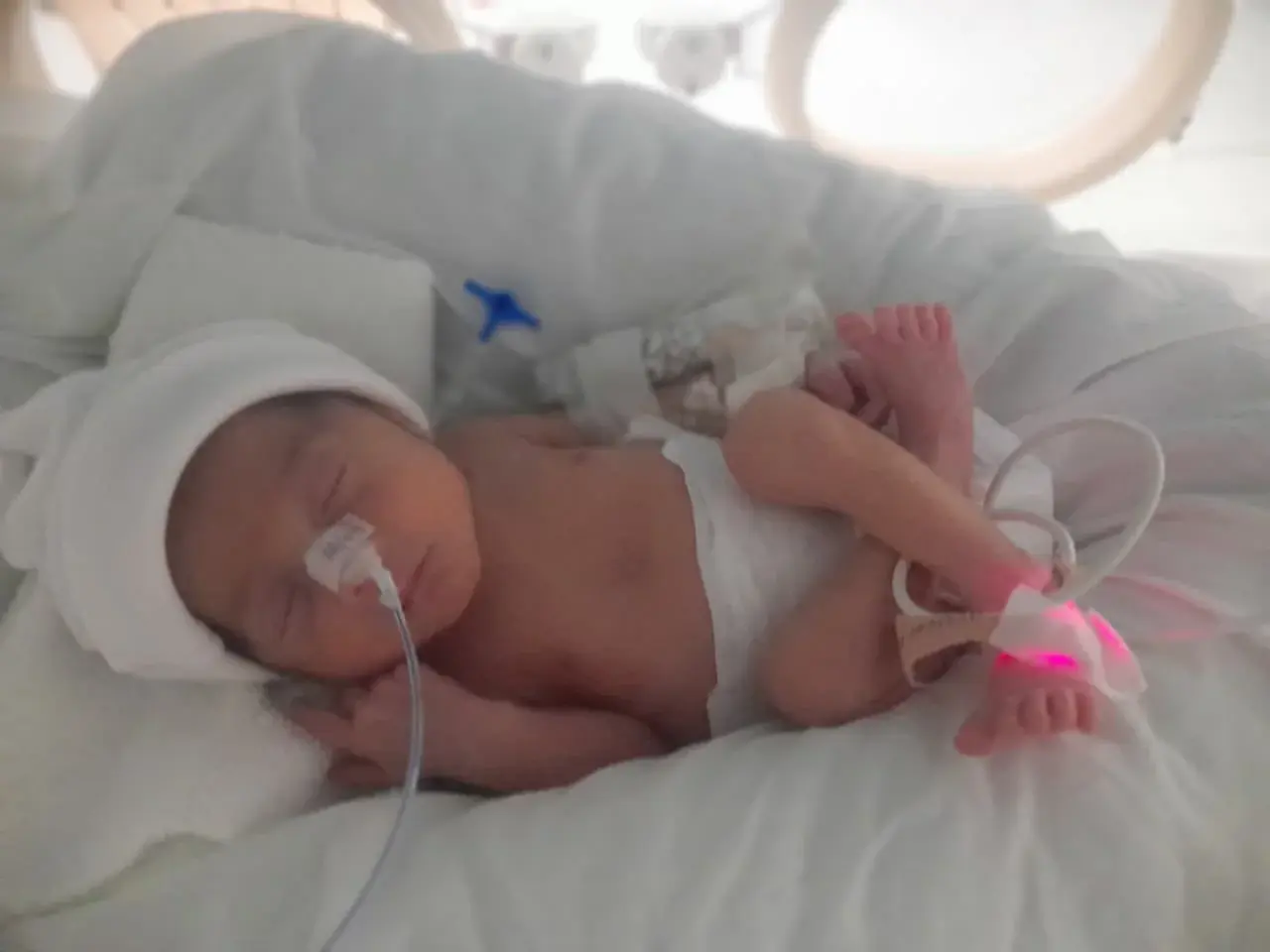 Julián llegó al mundo de manera prematura, con apenas 29 semanas