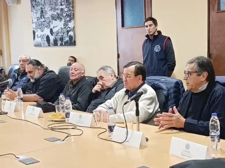 Se realizó una reunión de la CGT, las dos CTA y la UTEP.