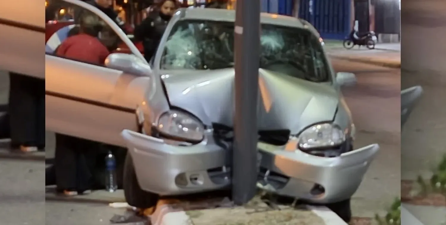 Se durmió al volante, la conductora viajaba con sus dos hijos: sucedió en la ciudad de Santa Fe