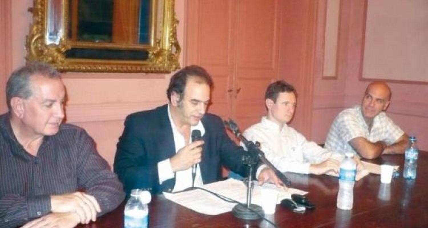 Segunda cátedra abierta por el Bicentenario