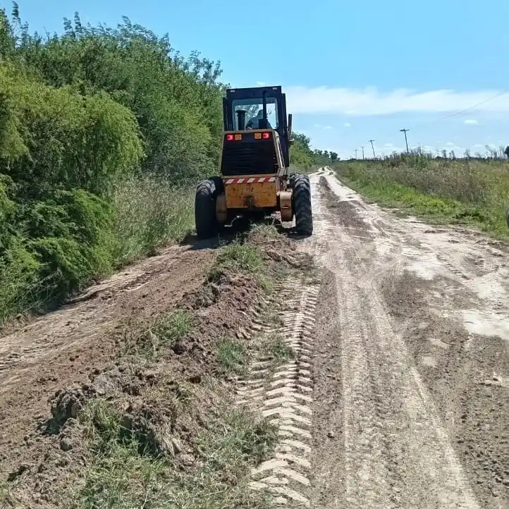 Octavo Distrito: tareas de mantenimiento en la Escuela N° 30 y trabajos en caminos