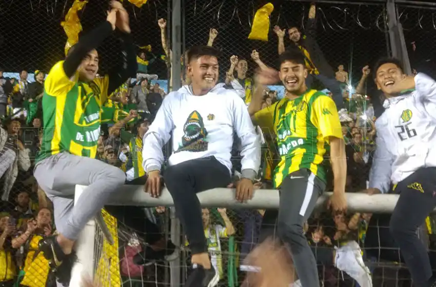 “Dale campeón” y un grito ensordecedor en Sarandí
