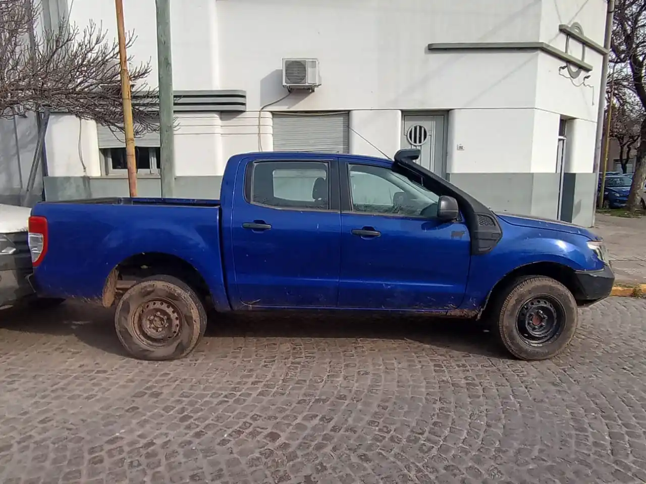 allanamiento pdi camioneta arma secuestro robo rafaela - 4