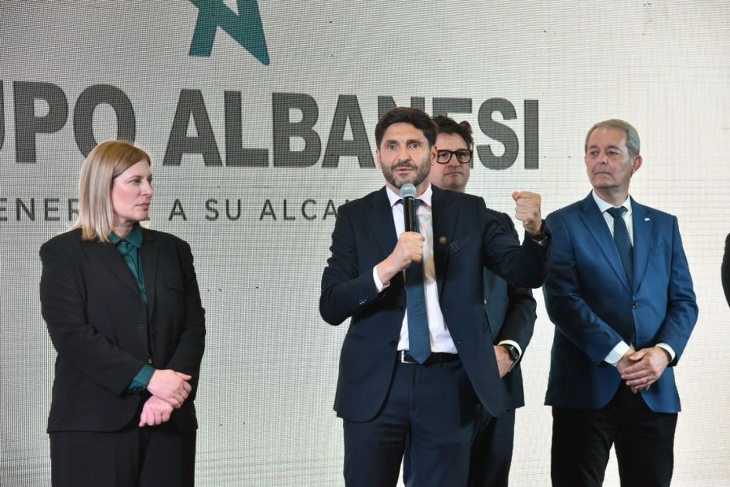 “Trabajando juntos el sector privado y el sector público, Argentina va a salir adelante”, destacó Pullaro en Arroyo Seco
</p><p>PGPSF