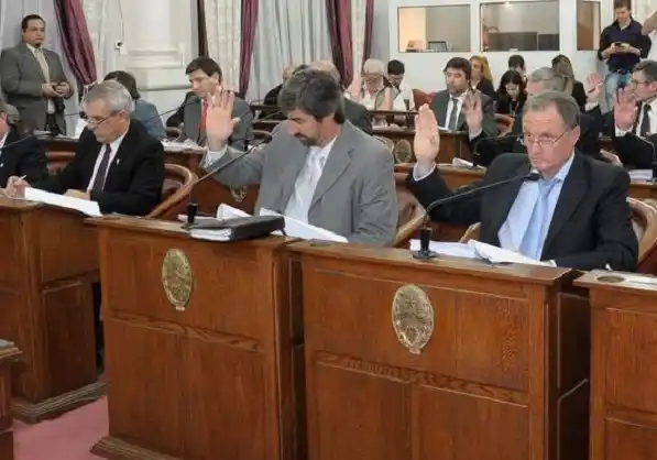 El frente sindical pidió a los  senadores no votar la ley de ART