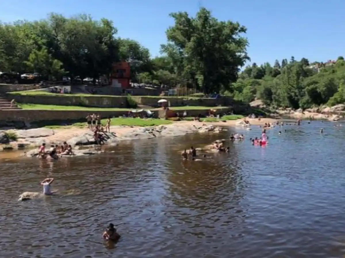 Una nena de 9 años se ahogó en un balneario de Carlos Paz: está en terapia intensiva