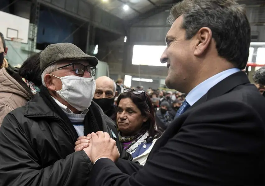 Massa: «La tecnología nos está cambiando el trabajo y la vida. Tenemos que lograr que todos estén conectados»