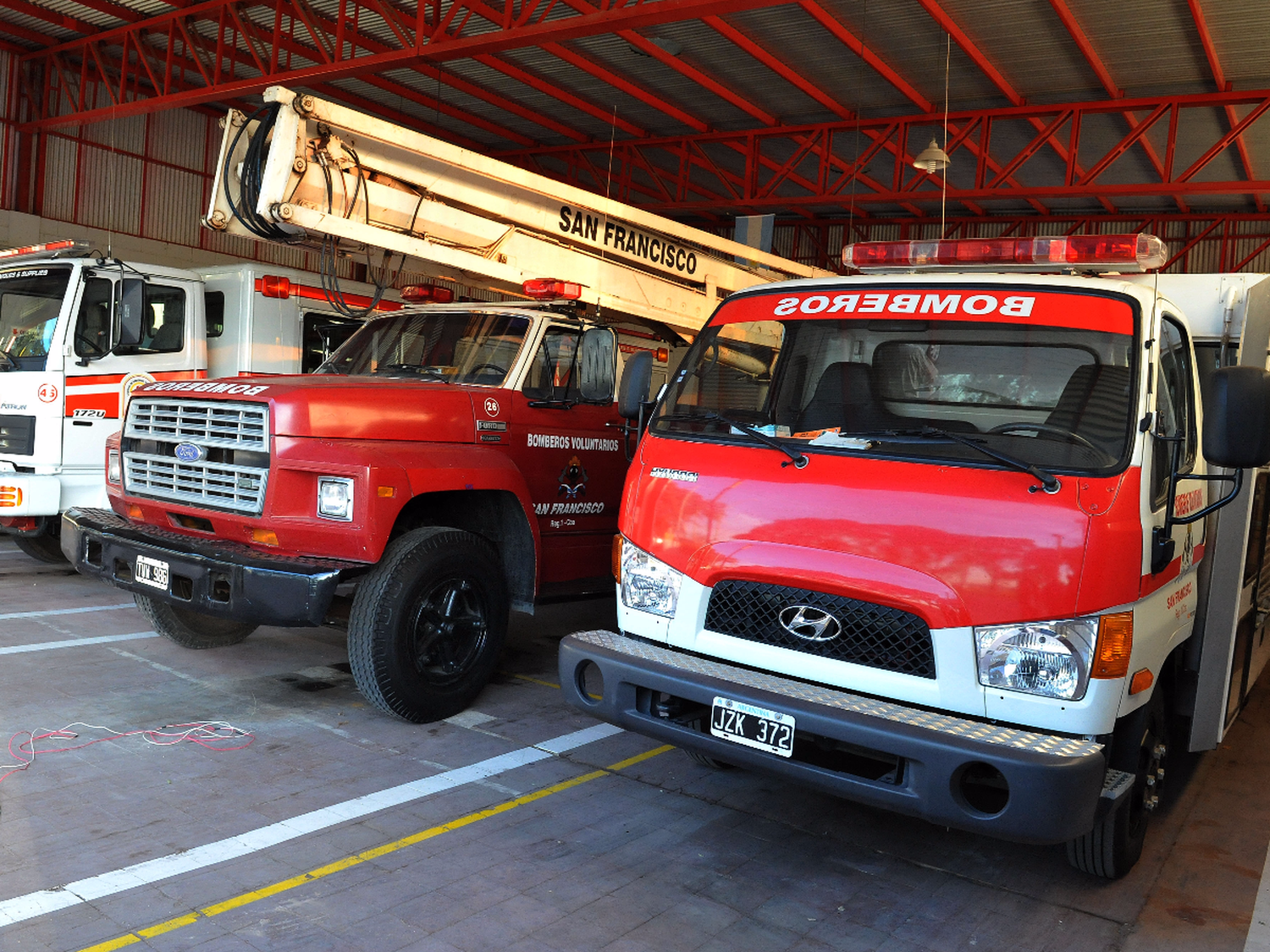 Bomberos de San Francisco combatirán incendio en las sierras