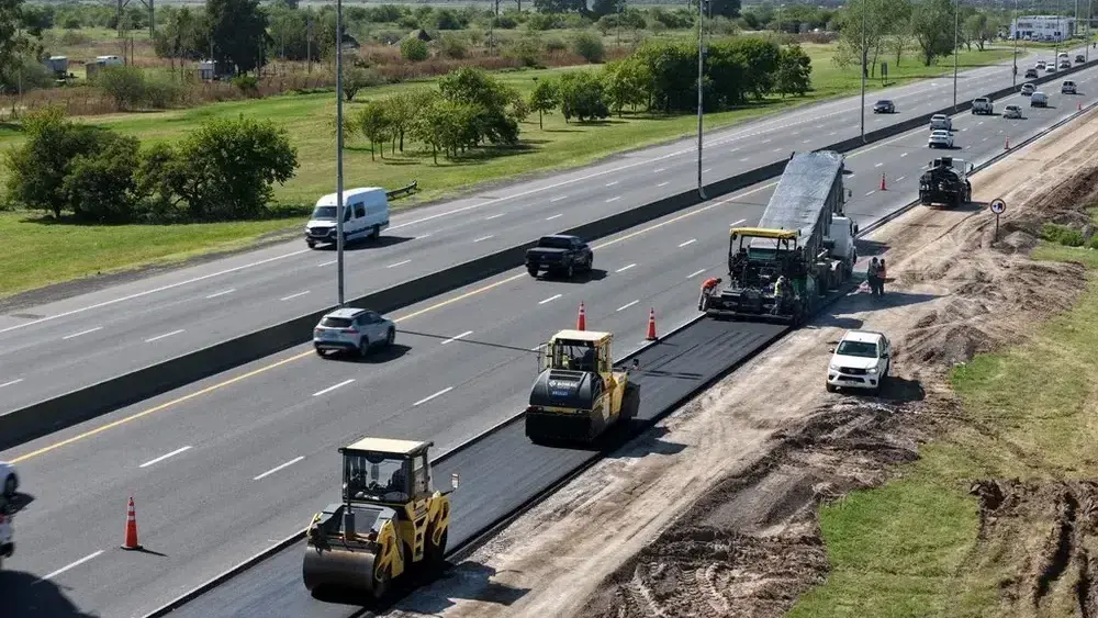 Trabajos en la autopista Buenos Aires - La Plata.