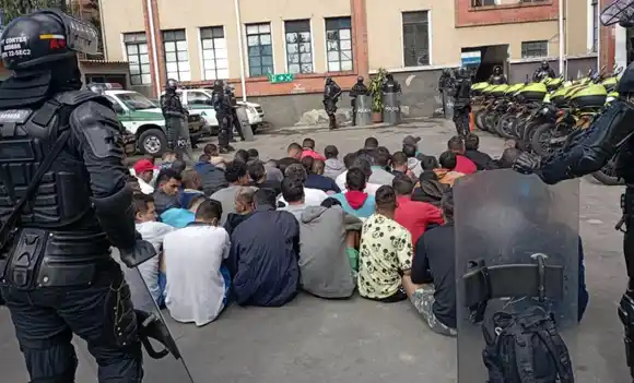 Fuga masiva de presos en Bogotá (+ Video)