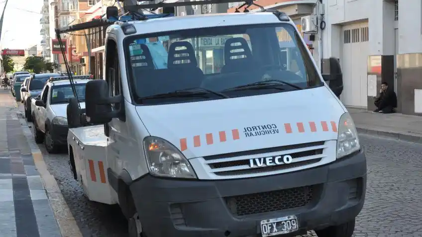 Dijo que le habían rayado el auto mientras estaba secuestrado en el corralón y denunció al Municipio