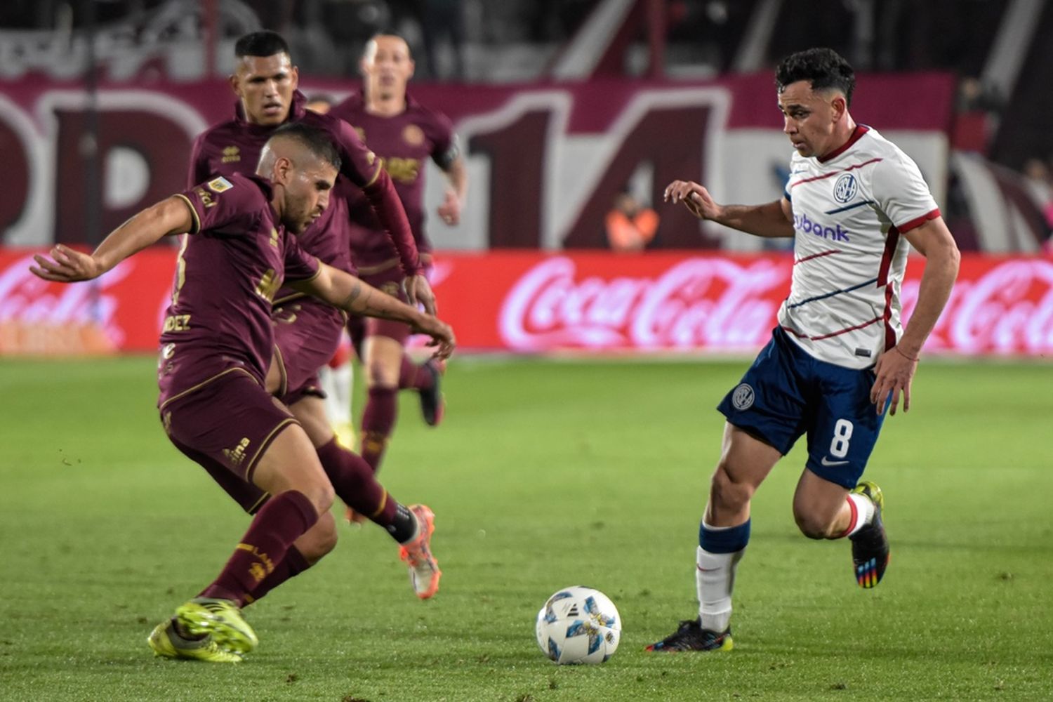 San Lorenzo impuso su estilo frente a Lanús