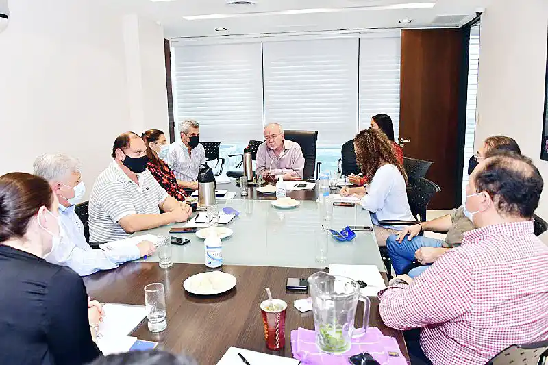 Ferreira encabezó reunión de trabajo 
para planificar acciones con el IAPA