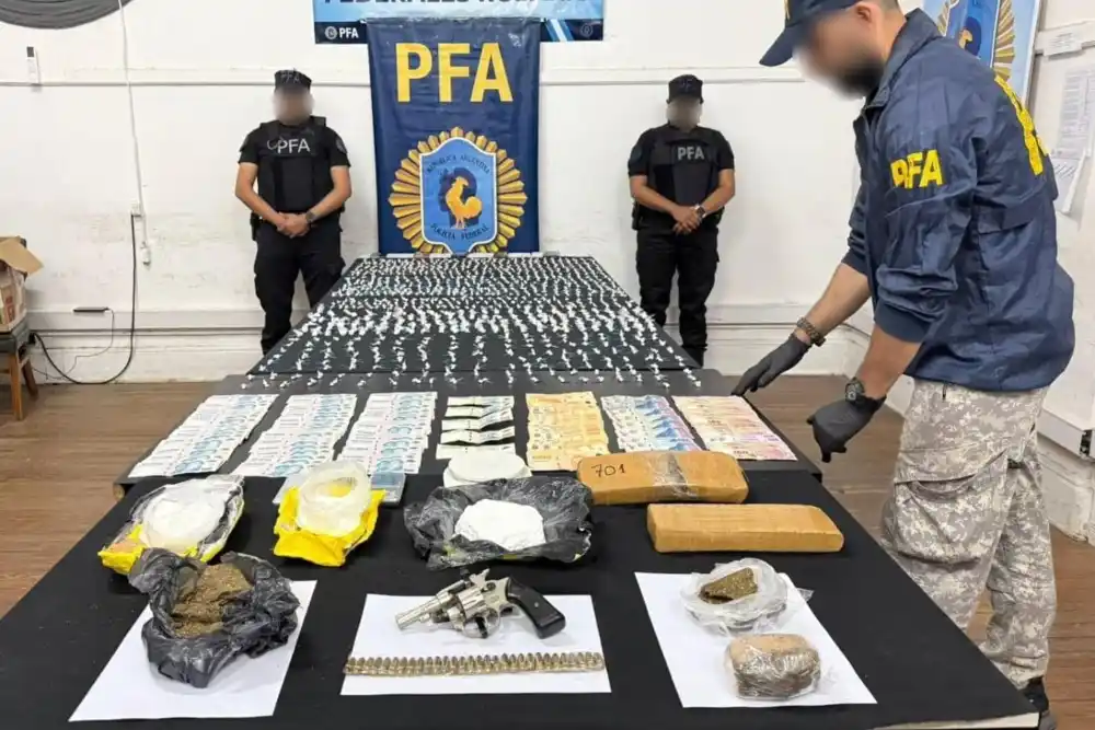 Desactivaron 17 bunkers regenteados por una banda narcocriminal en Rosario y Villa Gobernador Gálvez: hay 10 detenidos