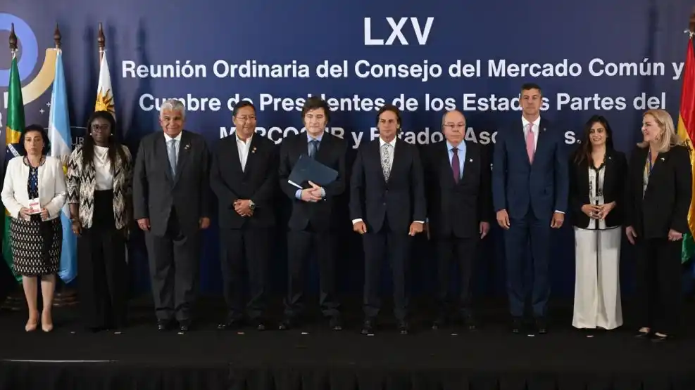 Lula da Silva se "bajó" de la foto familiar del Mercosur tras la asunción de Javier Milei como presidente pro tempore