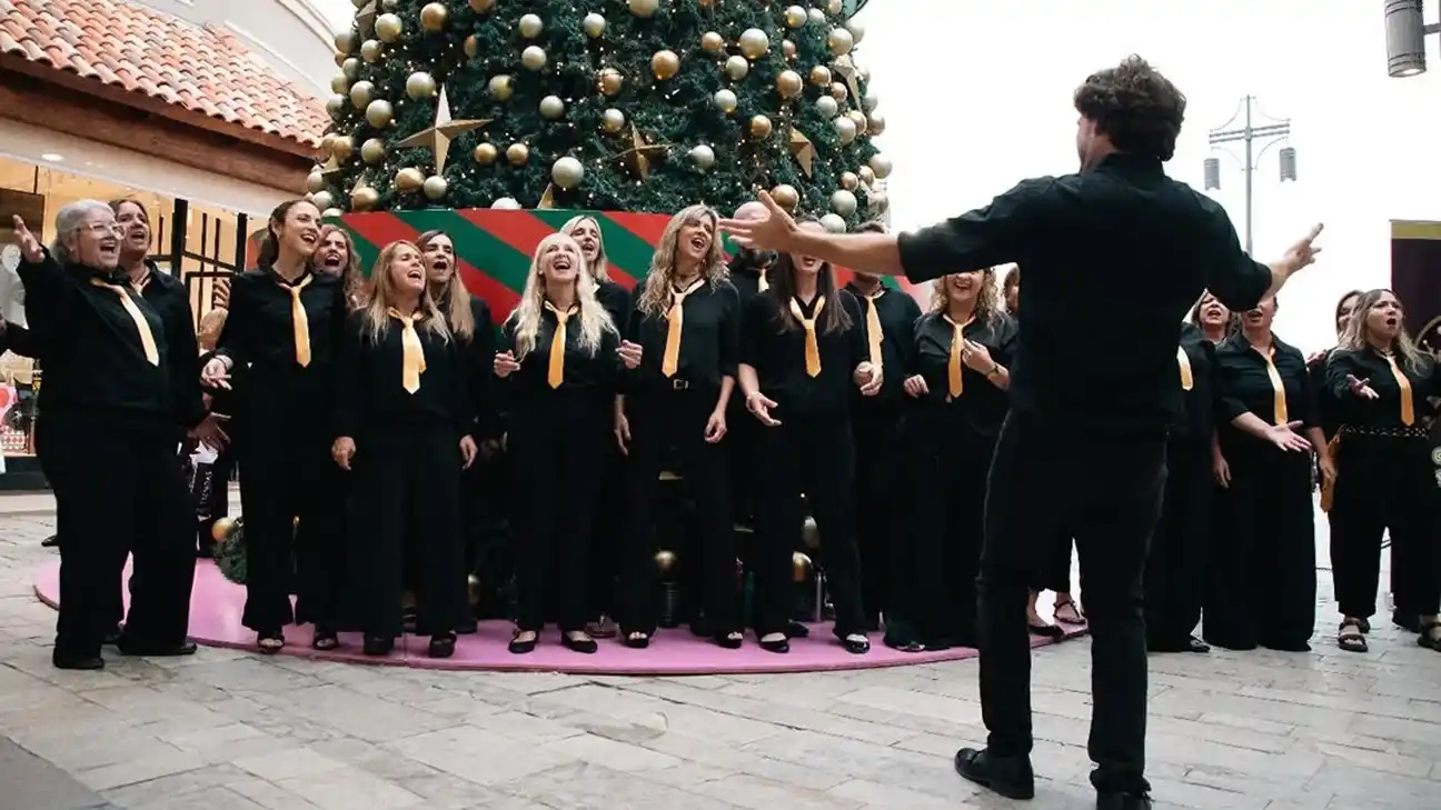 Si bien el repertorio se interpreta en inglés, no es necesario conocer el idioma ni leer partituras.