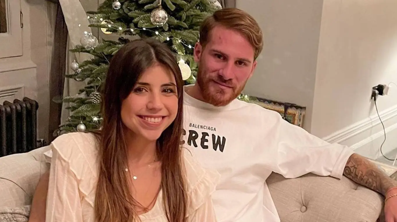 Cami Mayán y Alexis Mac Allister