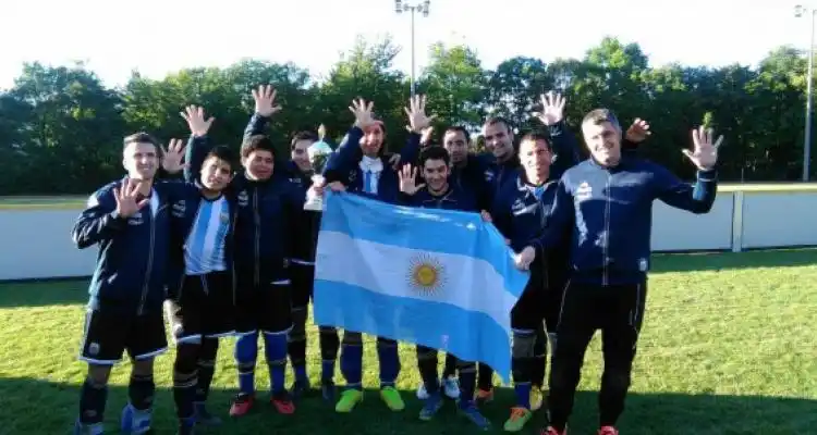 “Los Murciélagos” campeones en Alemania con Silvio Velo