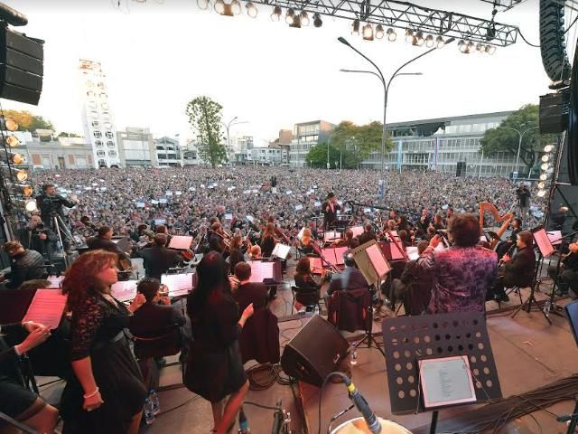 Alrededor de 30.000 personas participaron del show de Los Palmeras