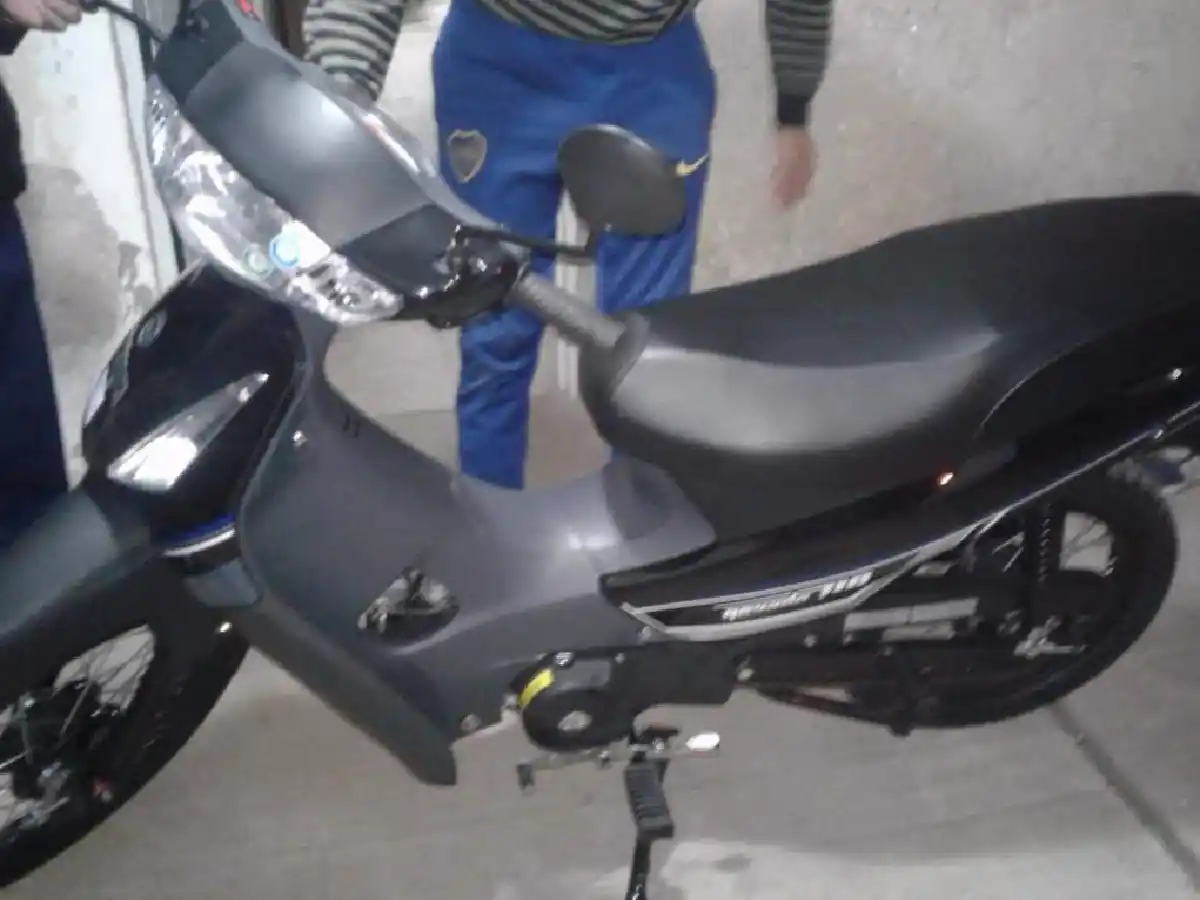 Le pegaron un palazo y le robaron la moto en el camino interprovincial