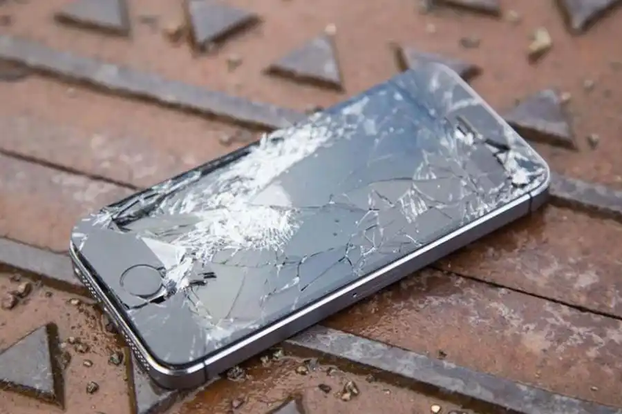 Un policía destruyó un Iphone que era de "gran valor probatorio" para cubrir vínculos narcos