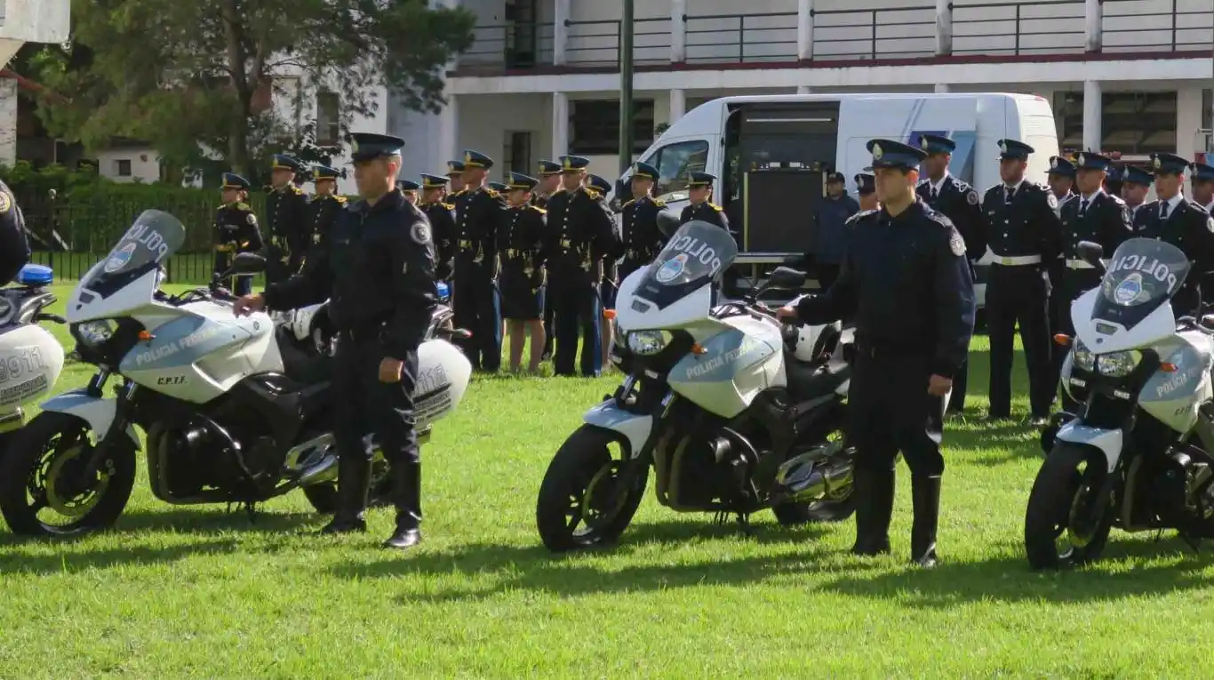 Crean un organismo en defensa de los derechos humanos de los policías