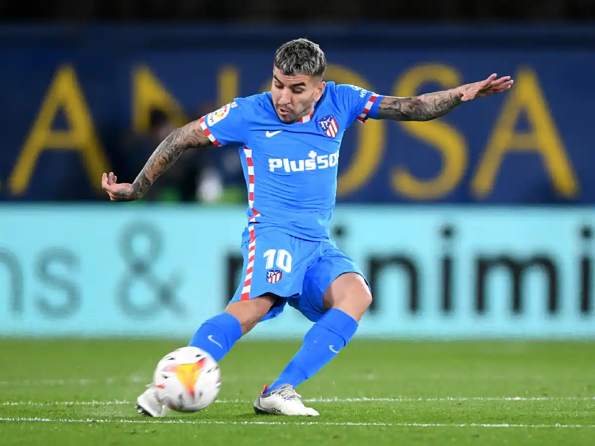 Correa hizo un golazo  desde mitad de cancha