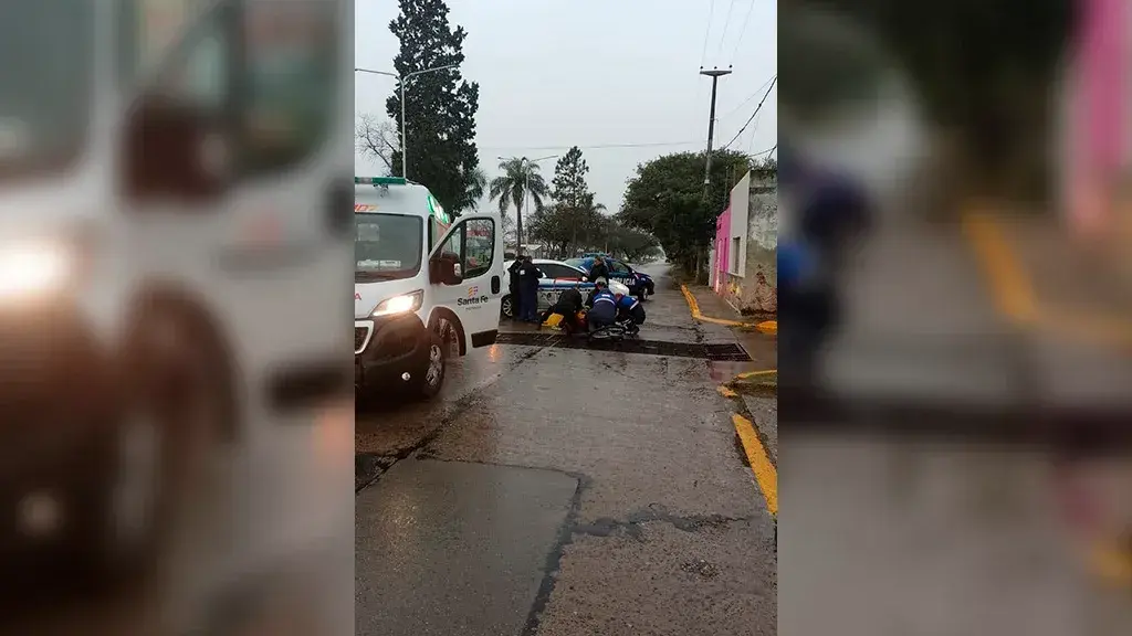 Mañana accidentada en Rafaela: un auto chocó con una bici, una persona requirió atención médica