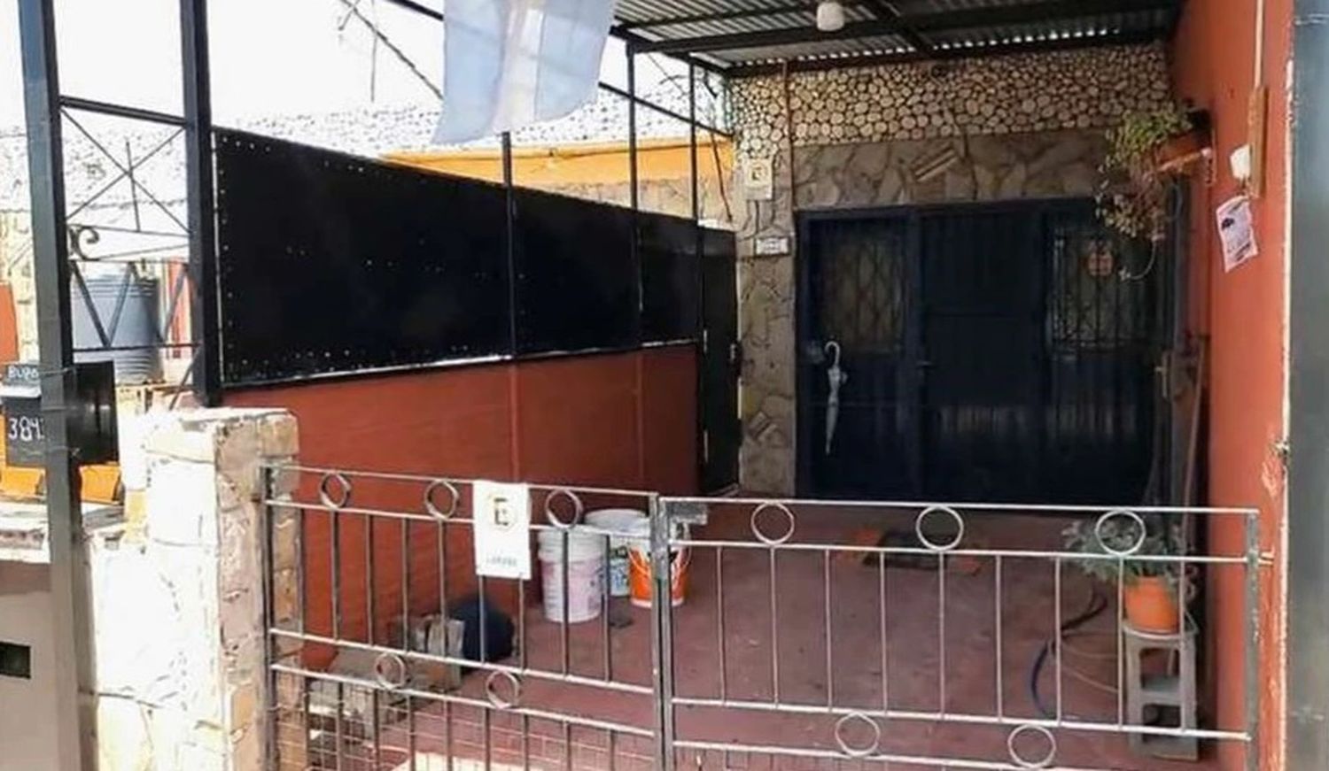 Femicidio en La Matanza: Una mujer fue asesinada a facazos y detuvieron a su novio