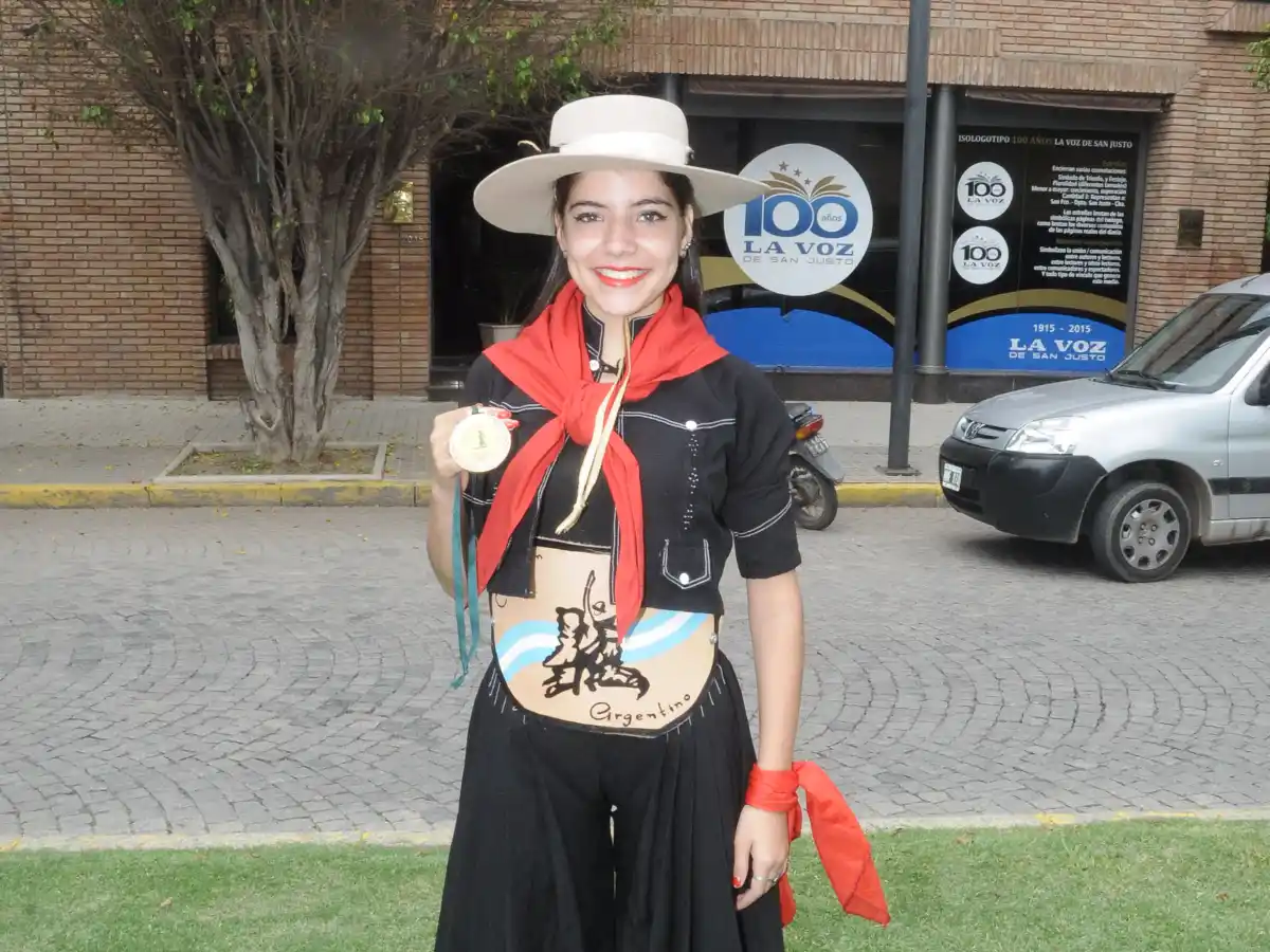  Pisa fuerte: Cielo Ochoa retuvo el título  de Campeona Argentina de Malambo 