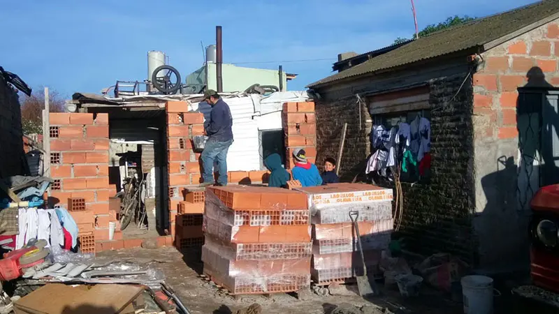 Habitat, entidad que ayuda a familias a construir su vivienda