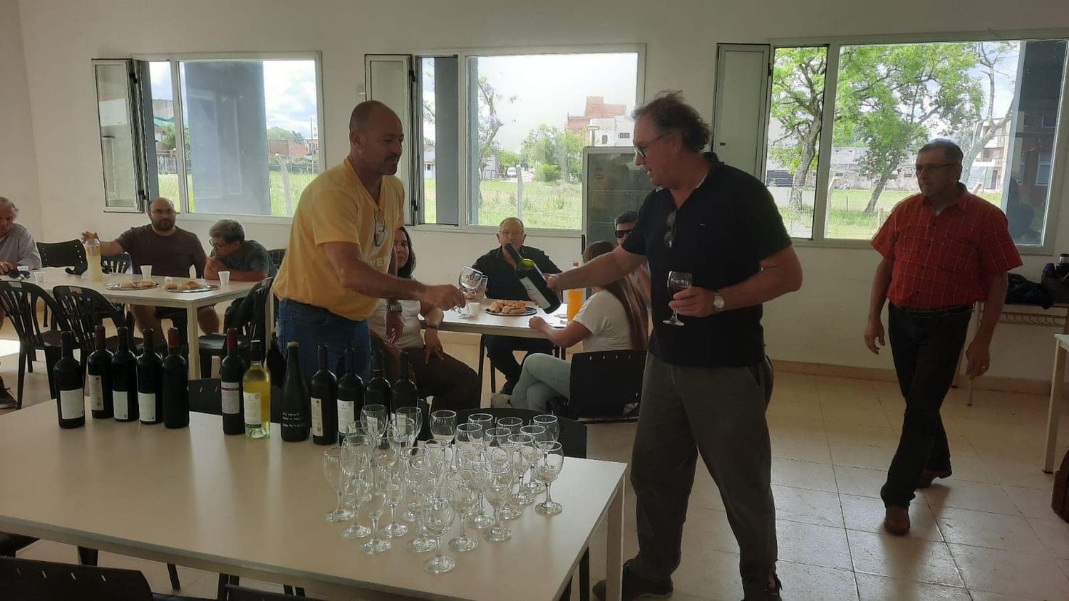 Productores de vino de toda la provincia se capacitaron en Procesos de Vinificación en la Facultad de Bromatología
