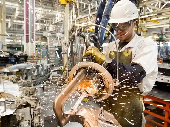 La actividad industrial retrocedió 5.3 por ciento en octubre, según el índice de FIEL