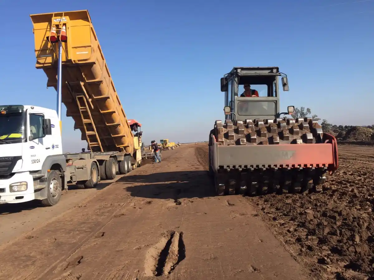 Paralizan obra en ruta 19 por atrasos en pagos de la Nación