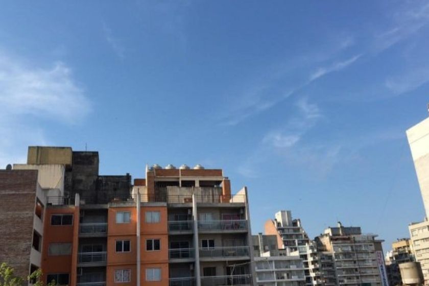 Jueves templado y con algunas nubes en Rosario