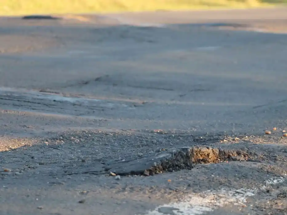 Llegar al lago de la represa de Salto Grande se está volviendo peligroso
