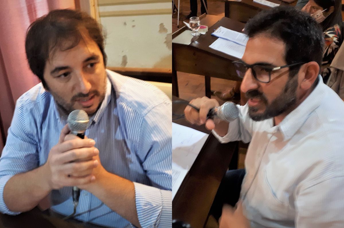 Los ex concejales Martín Pando y Martín Baraybar, durante la sesión extraordinaria en la que exigían a Pablo Guacone lo mismo que hoy Rivas le pide a Salazar: transparencia.  Foto Archivo La Opinión.