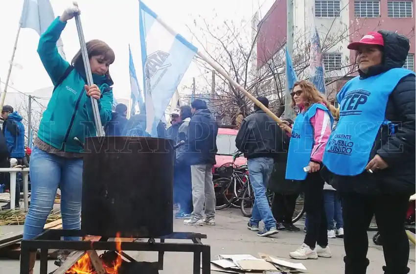 Reclamo en Desarrollo Social por la "emergencia alimentaria"