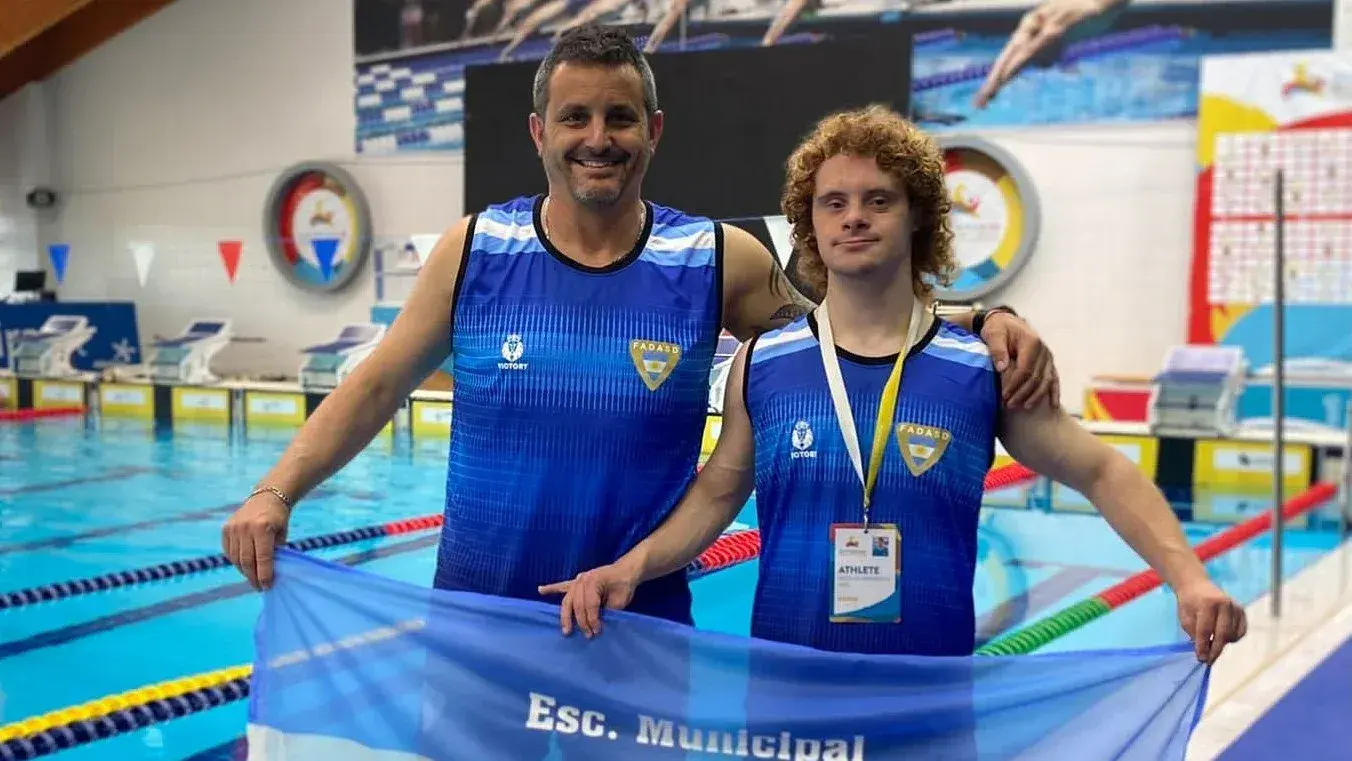 El coordinador de "Todos al agua" Marcos Bertone, junto a Nicolás Améndola