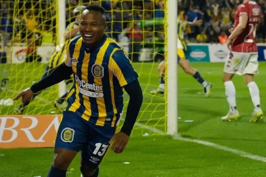 Oficial: Jaminton Campaz se queda en Rosario Central