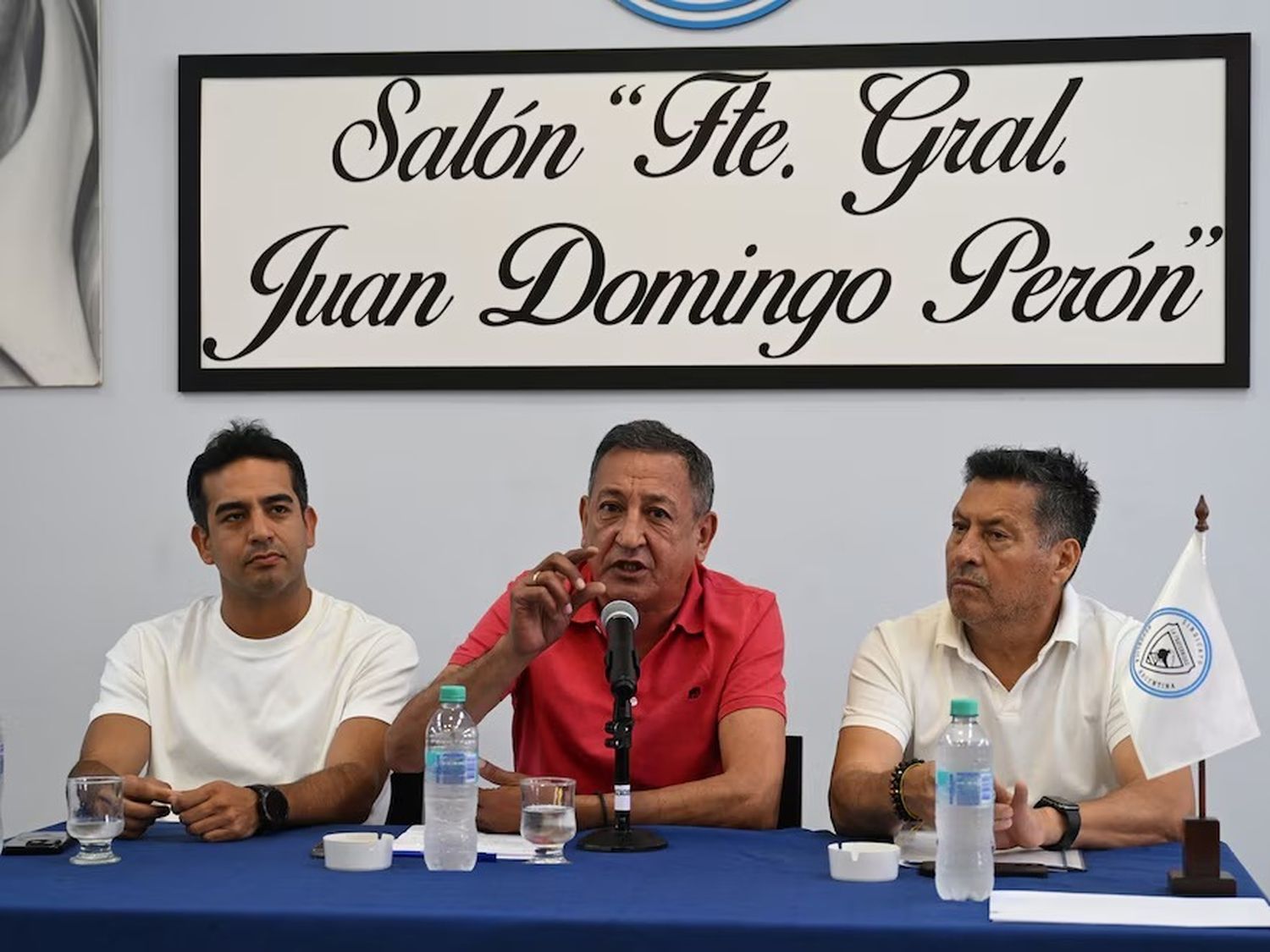 Maturano en conferencia de prensa tras la reunión con delegados.