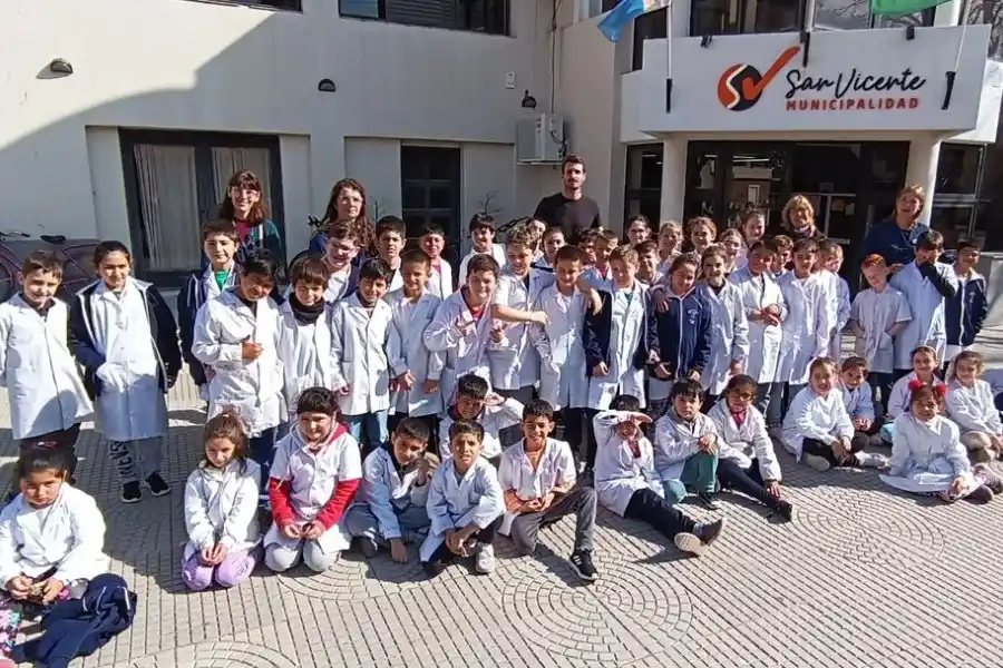 Alumnos de 3er grado visitaron la Municipalidad de San Vicente