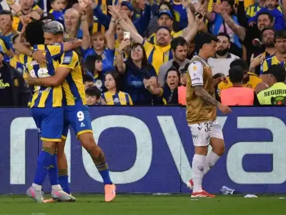Rosario Central ganó y se prende en la pelea; Estudiantes festejó en el clásico platense