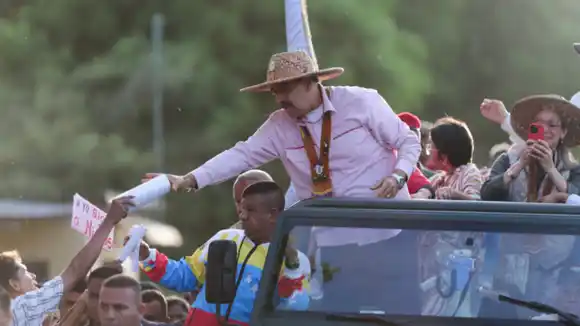 Maduro emplazó al imperio a rendirse, porque «a cada sanción, tenemos una solución»