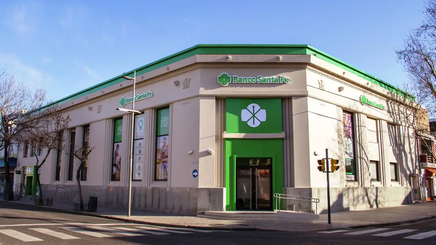 Desde el lunes 13, Banco Santa Fe atenderá al público en general sólo con turno previo