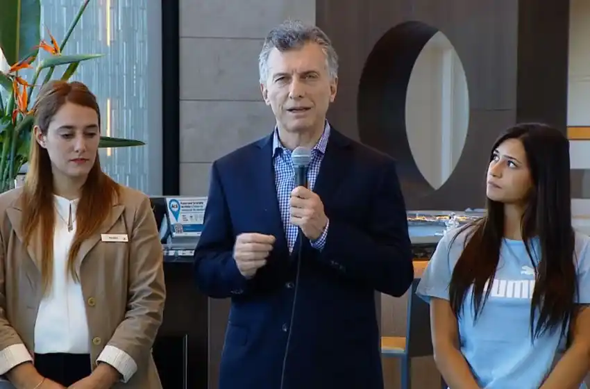 Macri insistió con que Aerolíneas Argentinas debe “autosustentarse”